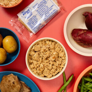 Alternative view of Dog food with whole meat and whole grain rice